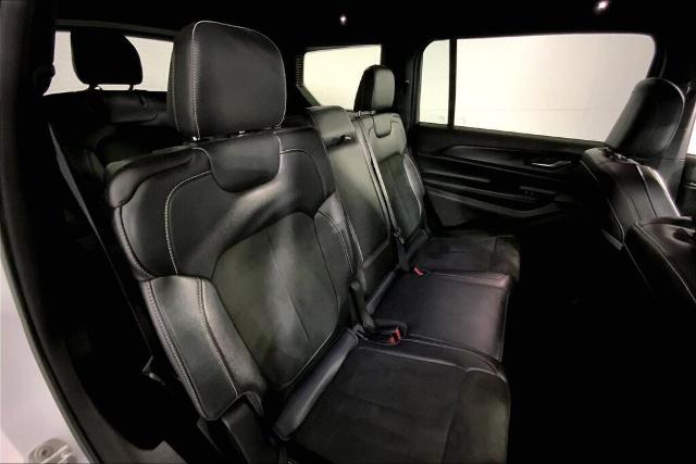 2024 Jeep Grand Cherokee L Vehicle Photo in Kansas City, MO 64114