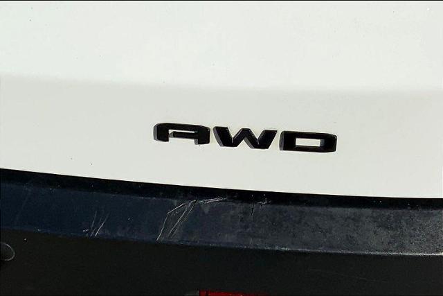 2023 GMC Acadia Vehicle Photo in TOPEKA, KS 66609-0000