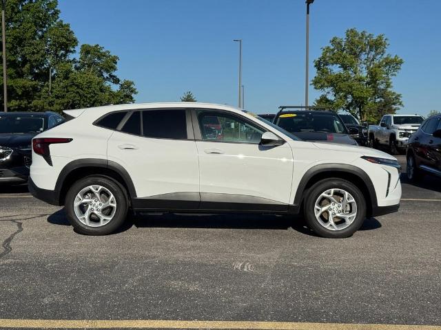 2025 Chevrolet Trax Vehicle Photo in COLUMBIA, MO 65203-3903