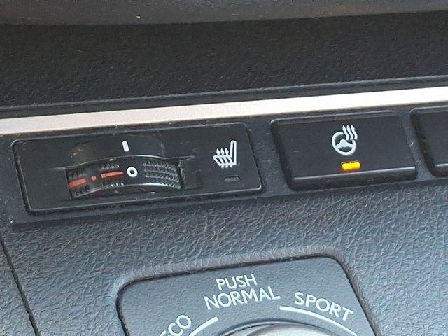 2013 Lexus ES 300h Vehicle Photo in DANBURY, CT 06810-5034