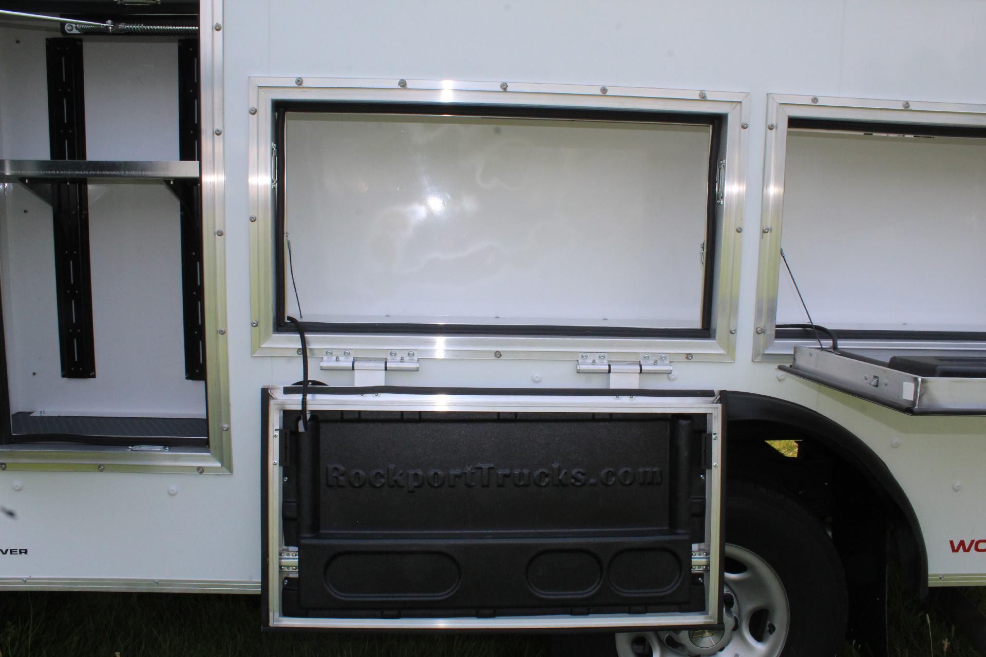 2025 Chevrolet Express Cutaway 3500 Vehicle Photo in NORTHAMPTON, MA 01060-1120