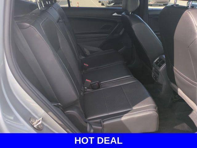 2021 Volkswagen Tiguan Vehicle Photo in Merrillville, IN 46410