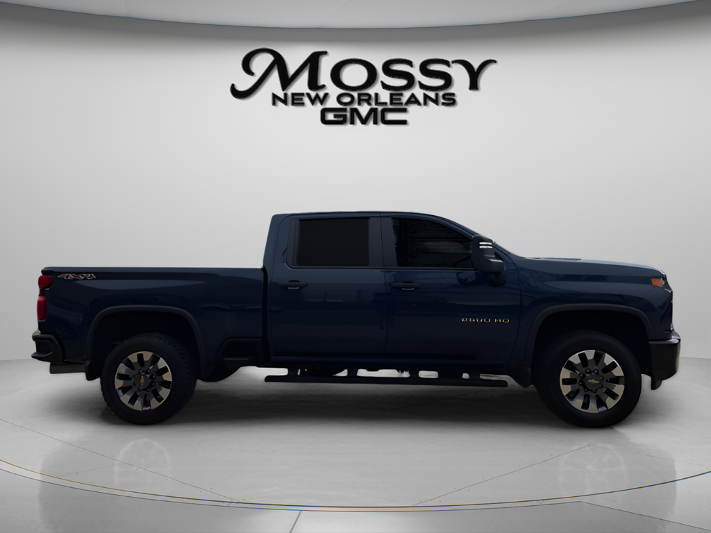 2022 Chevrolet Silverado 2500 HD Custom - 3