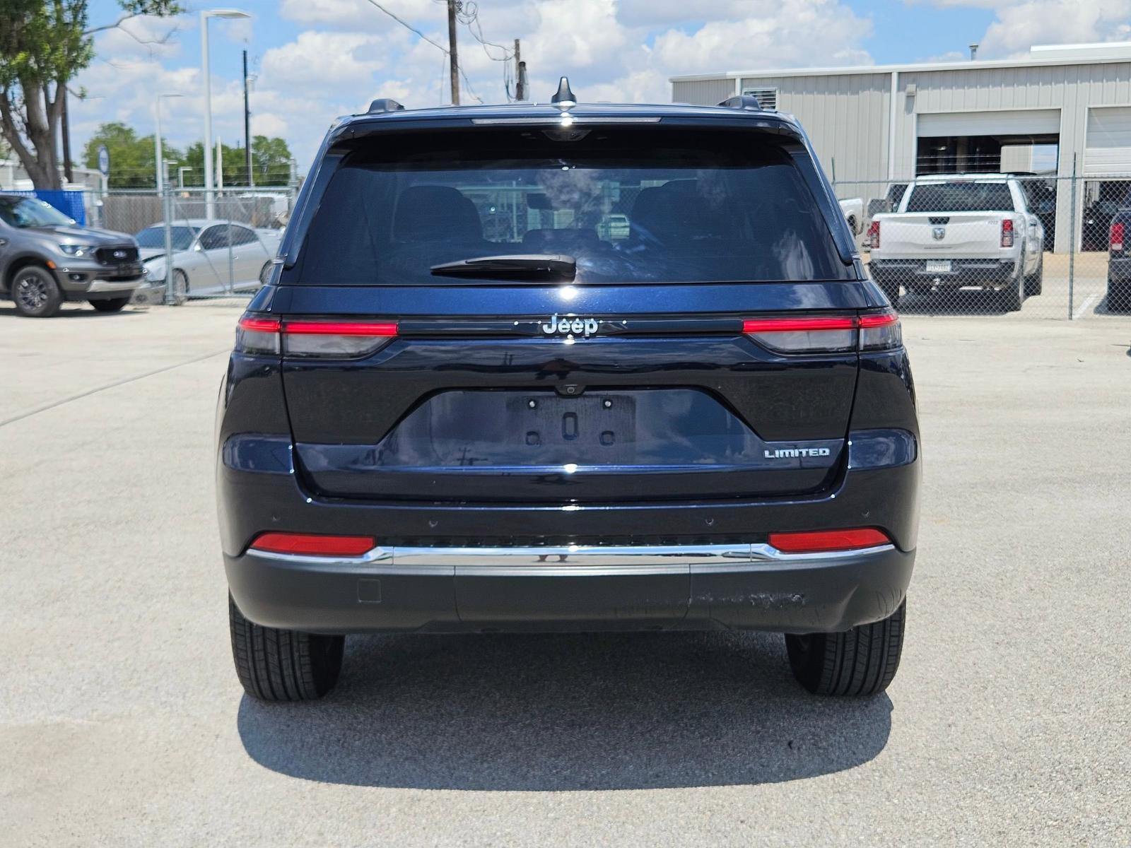 2023 Jeep Grand Cherokee Vehicle Photo in Seguin, TX 78155