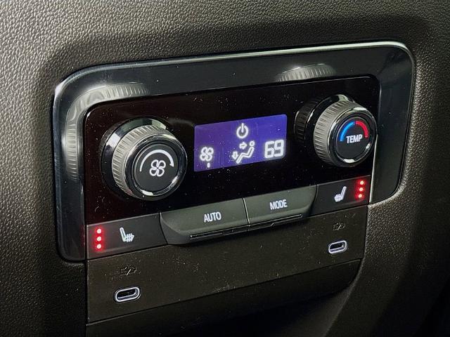 2026 Chevrolet Suburban Vehicle Photo in PUYALLUP, WA 98371-4149