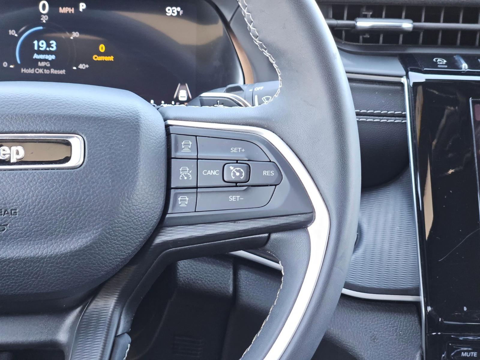 2023 Jeep Grand Cherokee Vehicle Photo in Seguin, TX 78155