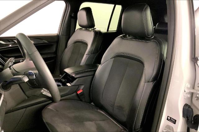 2023 Jeep Grand Cherokee Vehicle Photo in Kansas City, MO 64114