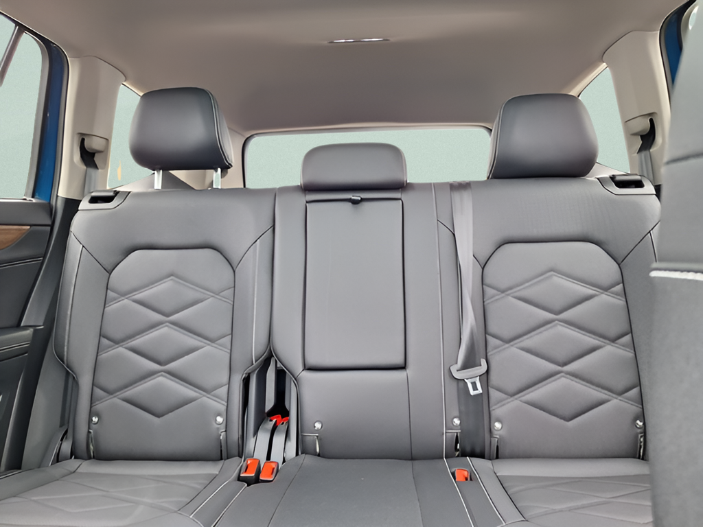 2026 Volkswagen Atlas photo 25 of 36