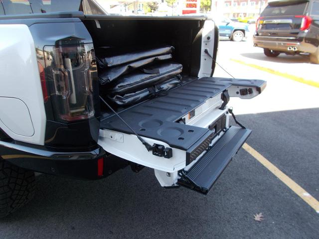 2023 GMC HUMMER EV Pickup Vehicle Photo in LOWELL, MA 01852-4336