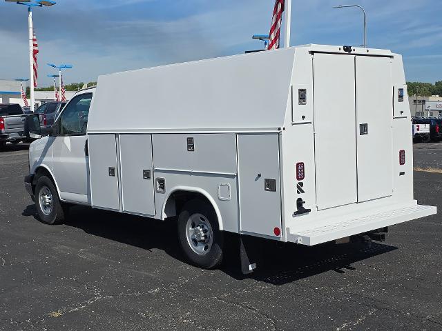2025 Chevrolet Express Commercial Cutaway Vehicle Photo in INDEPENDENCE, MO 64055-1314