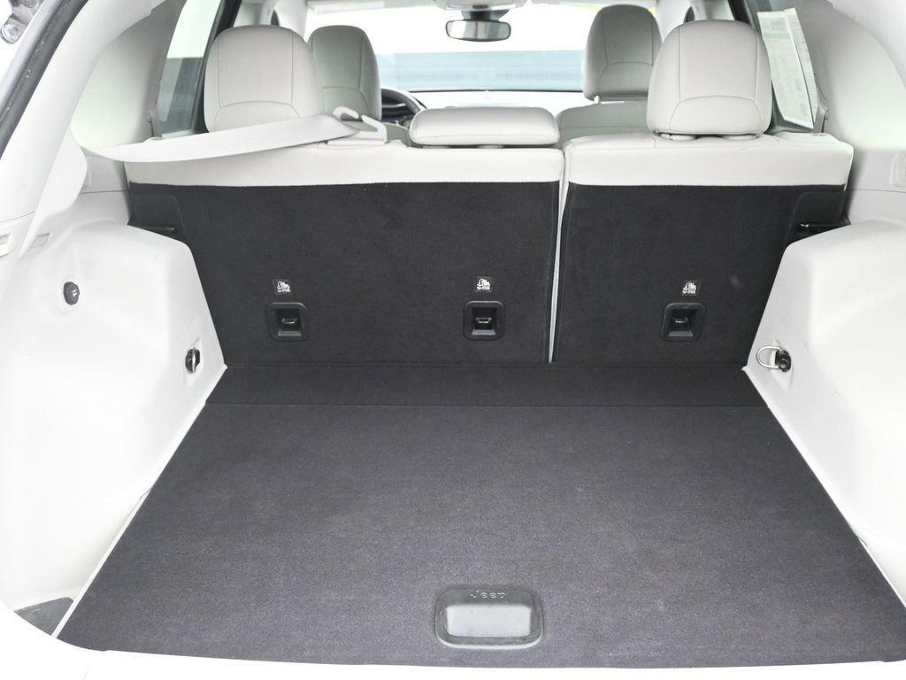 2021 Jeep Cherokee Vehicle Photo in Cedar Rapids, IA 52402