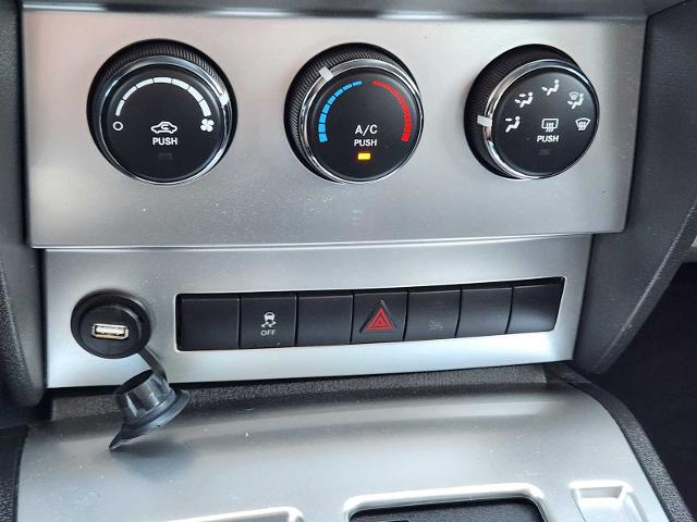 2010 Dodge Nitro Vehicle Photo in DENTON, TX 76210-9321