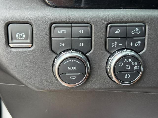 2024 GMC Sierra 1500 Vehicle Photo in COLUMBIA, MO 65203-3903