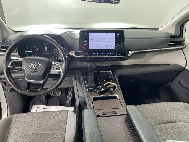 2021 Toyota Sienna Vehicle Photo in GILBERT, AZ 85297-0402