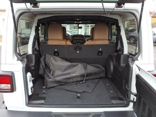 2023 Jeep Wrangler 4-Door Sahara 4x4 - 10