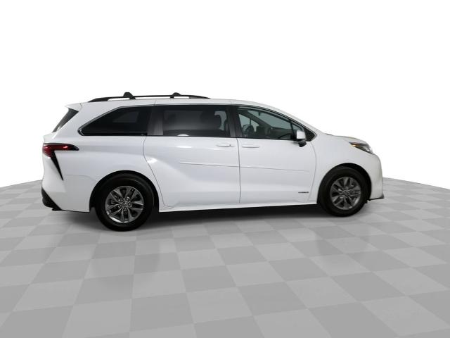 2021 Toyota Sienna Vehicle Photo in GILBERT, AZ 85297-0402