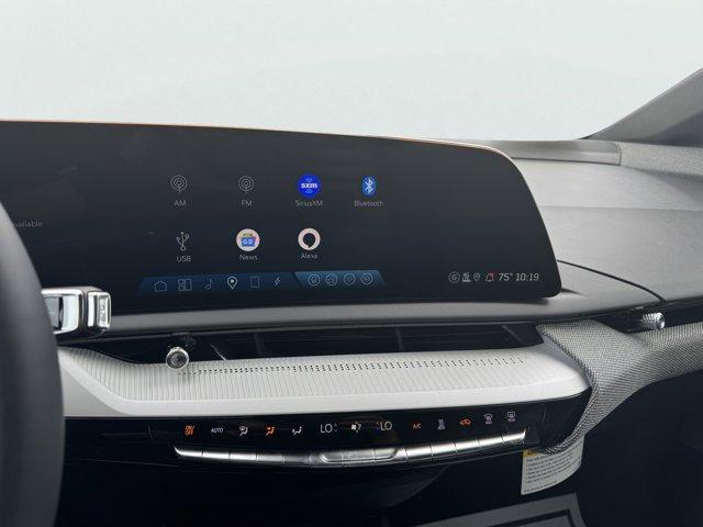2025 Cadillac OPTIQ Vehicle Photo in LEOMINSTER, MA 01453-2952