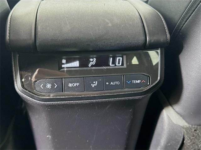 2020 Toyota Highlander Vehicle Photo in Everett, WA 98204
