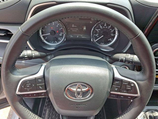 2024 Toyota Highlander Vehicle Photo in DANBURY, CT 06810-5034