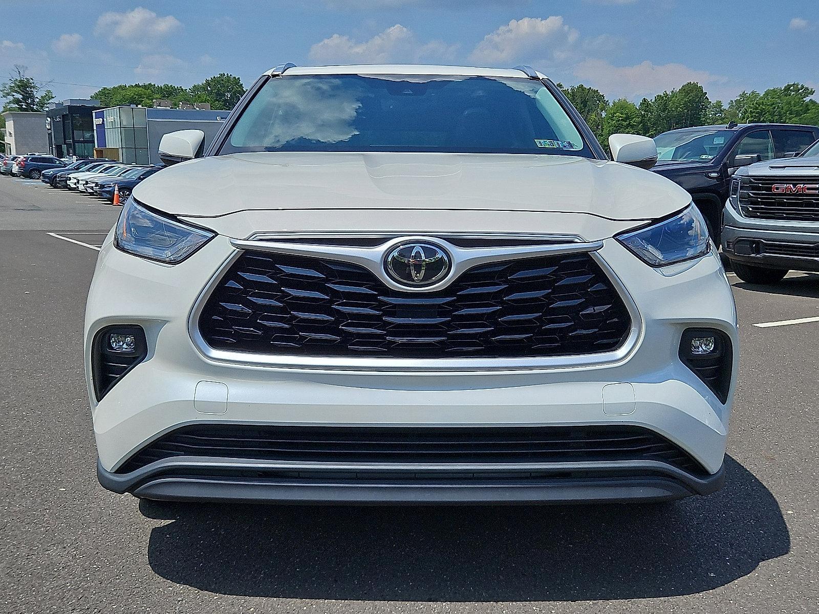 2021 Toyota Highlander Vehicle Photo in Trevose, PA 19053