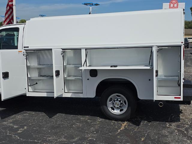 2025 Chevrolet Express Commercial Cutaway Vehicle Photo in INDEPENDENCE, MO 64055-1314