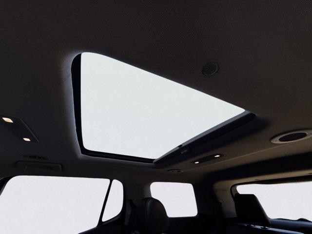 2023 GMC Acadia Vehicle Photo in LEOMINSTER, MA 01453-2952