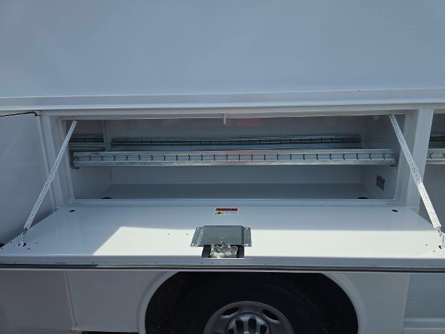 2025 Chevrolet Express Commercial Cutaway Vehicle Photo in INDEPENDENCE, MO 64055-1314