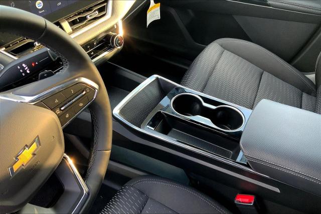 2025 Chevrolet Equinox Vehicle Photo in TOPEKA, KS 66609-0000