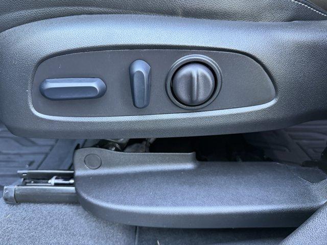 2024 GMC Terrain Vehicle Photo in LEOMINSTER, MA 01453-2952