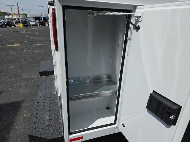 2025 Chevrolet Express Commercial Cutaway Vehicle Photo in INDEPENDENCE, MO 64055-1314