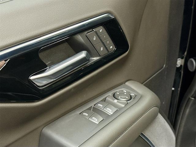 2026 Chevrolet Suburban Vehicle Photo in EVERETT, WA 98203-5662