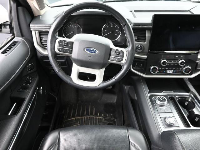 2022 Ford Expedition Vehicle Photo in Cedar Rapids, IA 52402