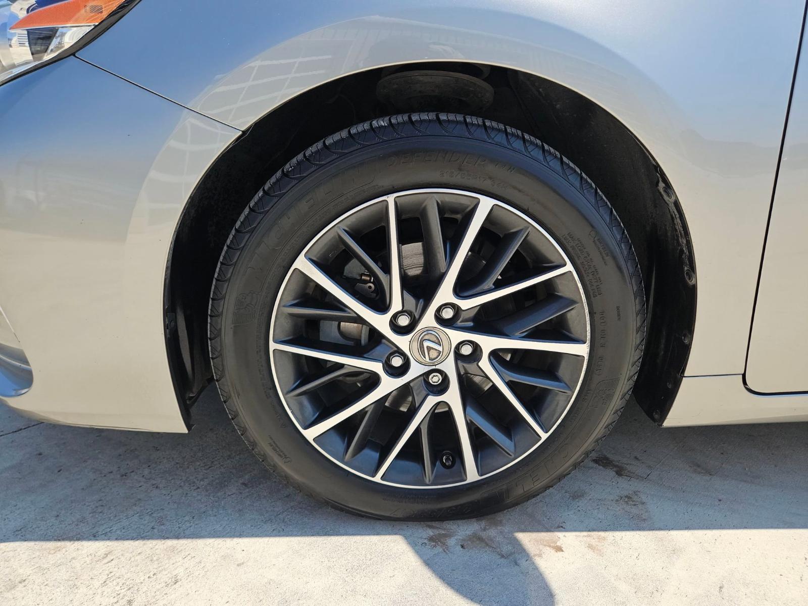 2017 Lexus ES 350 Vehicle Photo in Seguin, TX 78155