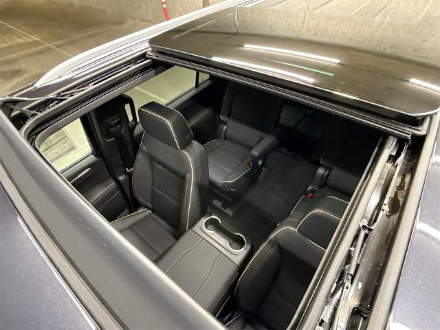 2025 Chevrolet Suburban Vehicle Photo in EVERETT, WA 98203-5662