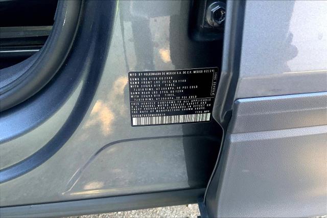 2024 Volkswagen Tiguan Vehicle Photo in KANSAS CITY, MO 64114-4545
