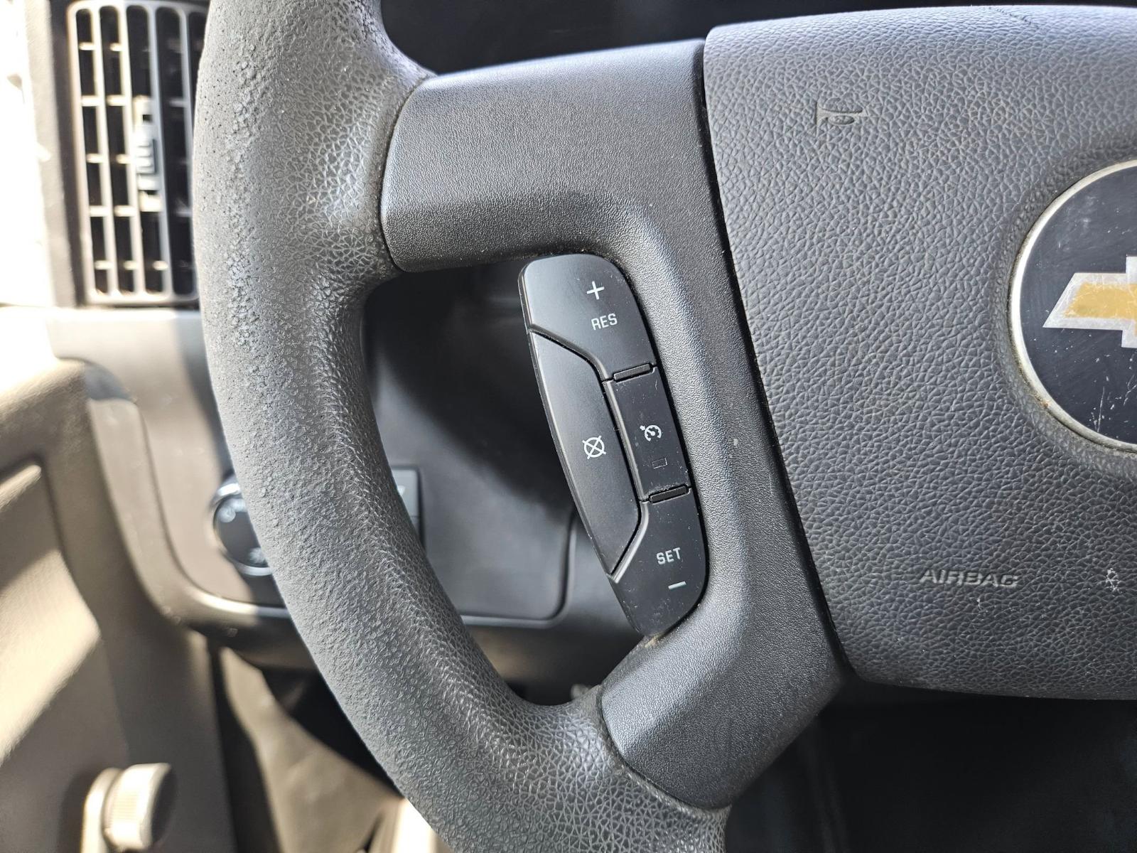 2017 Chevrolet Express Commercial Cutaway Vehicle Photo in Seguin, TX 78155