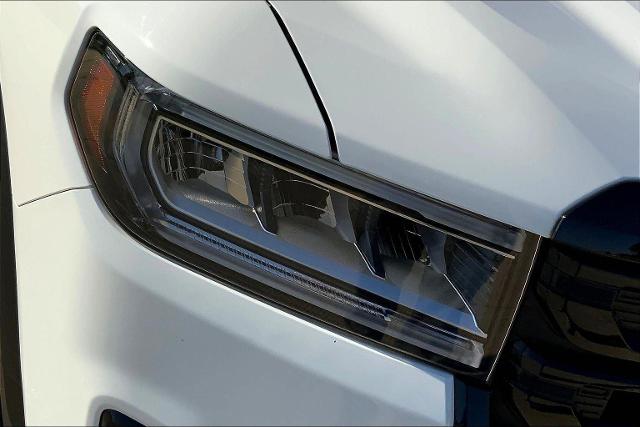 2023 GMC Acadia Vehicle Photo in TOPEKA, KS 66609-0000