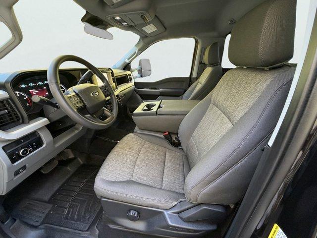 2023 Ford Super Duty F-350 SRW Vehicle Photo in LEOMINSTER, MA 01453-2952