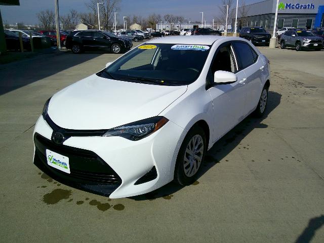 2018 Toyota Corolla Vehicle Photo in Cedar Rapids, IA 52402