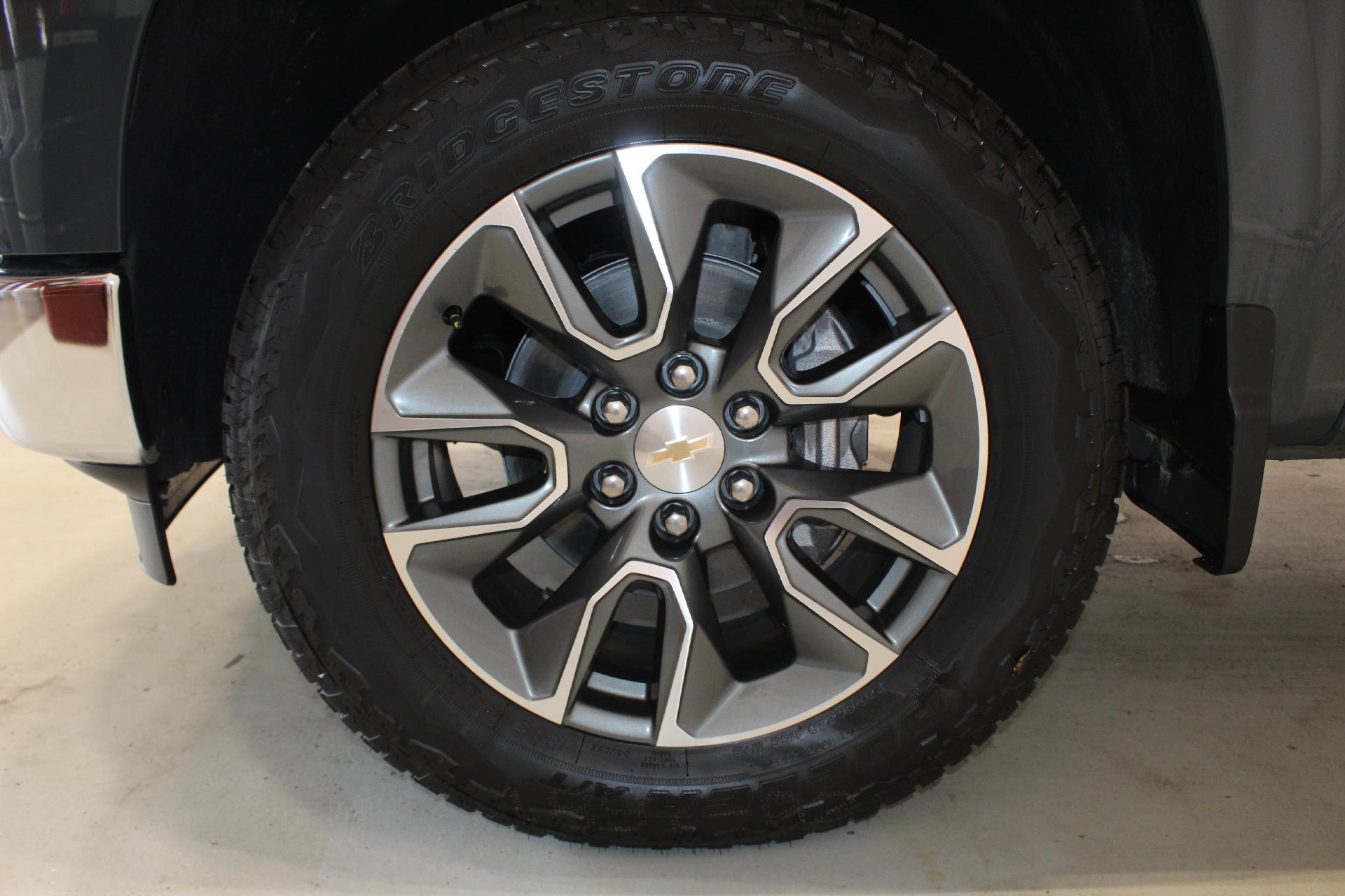 2025 Chevrolet Silverado 1500 Vehicle Photo in NORTHAMPTON, MA 01060-1120