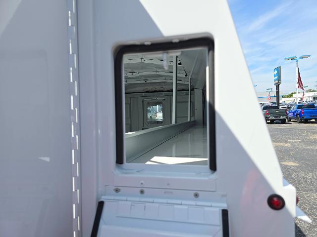 2025 Chevrolet Express Commercial Cutaway Vehicle Photo in INDEPENDENCE, MO 64055-1314