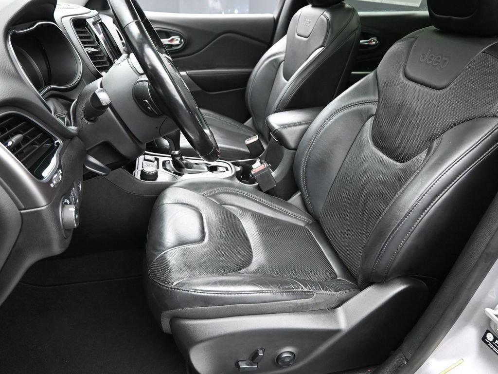 2021 Jeep Cherokee Vehicle Photo in Cedar Rapids, IA 52402