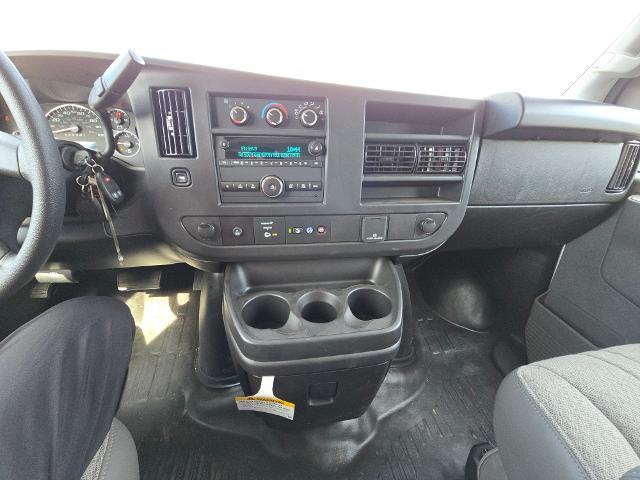 2025 Chevrolet Express Commercial Cutaway Vehicle Photo in INDEPENDENCE, MO 64055-1314