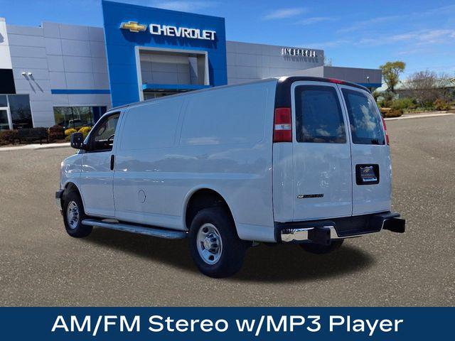 2024 Chevrolet Express Cargo 2500 Vehicle Photo in DANBURY, CT 06810-5034