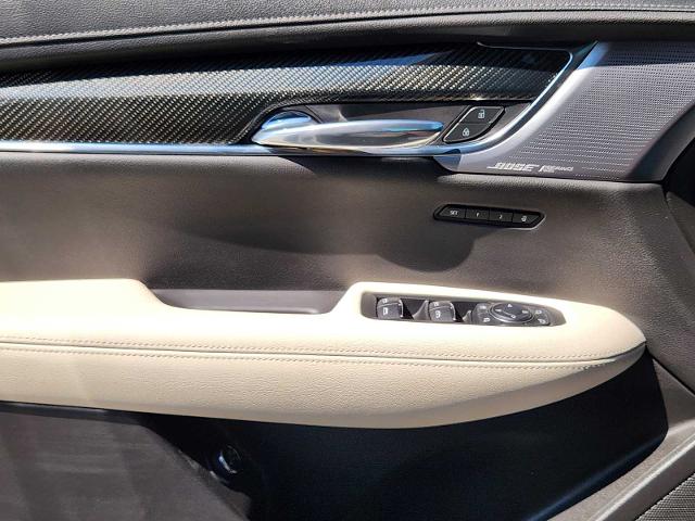 2023 Cadillac XT6 Vehicle Photo in DENTON, TX 76210-9321