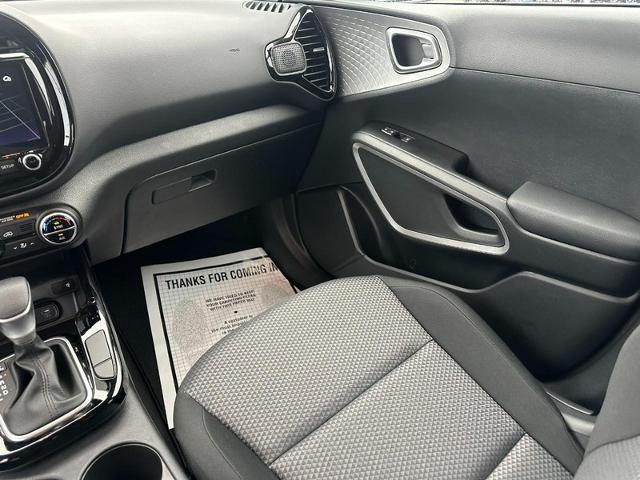 2025 Kia Soul Vehicle Photo in COLUMBIA, MO 65203-3903
