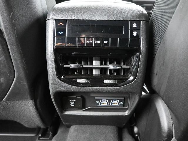 2024 Jeep Grand Cherokee L Vehicle Photo in Cedar Rapids, IA 52402