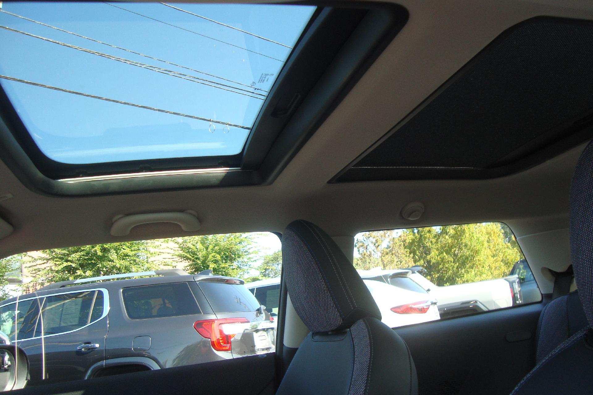 2025 MINI Cooper S Hardtop 2 Door Vehicle Photo in PORTSMOUTH, NH 03801-4196