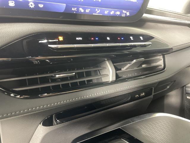 2025 Buick Enclave Vehicle Photo in GILBERT, AZ 85297-0402