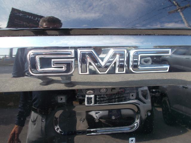 2023 GMC Yukon XL Vehicle Photo in LOWELL, MA 01852-4336